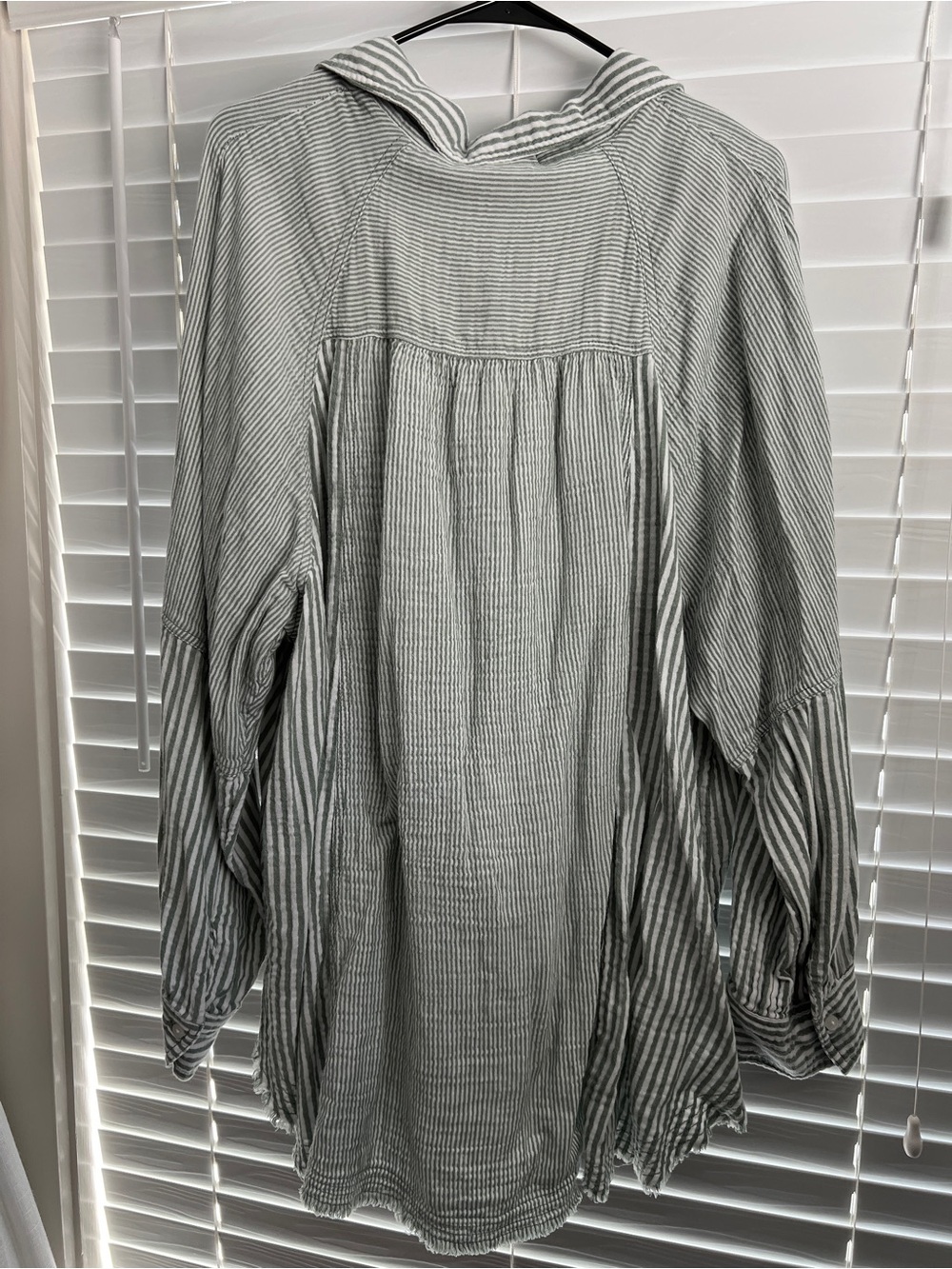 Striped Button-Front Skirt in Light Gray and White - Picture 4 of 4